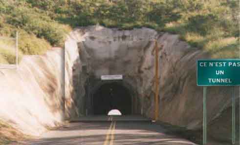 hard optical illusion tunnel