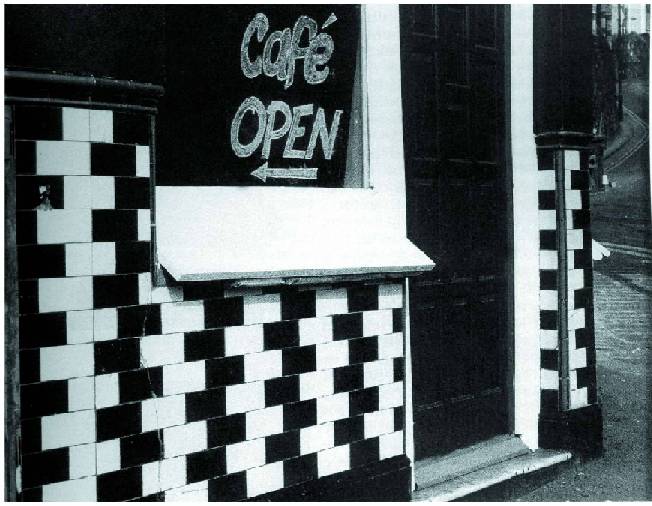 cafe wall optical illusion