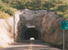 Cartoon Tunnel Illusion